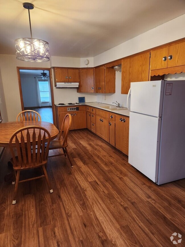 Building Photo - 3 bedroom 1 bath upper level unit in Pierz Rental