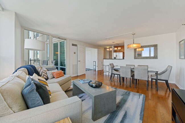 Photo - 345 N LaSalle St Unidad 3902