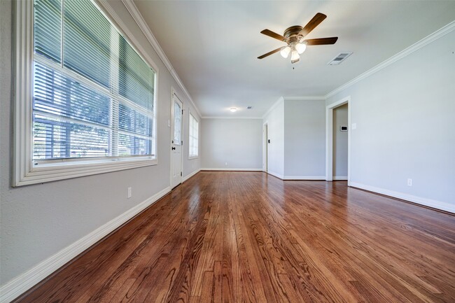 Photo - 1946 Norcrest Dr