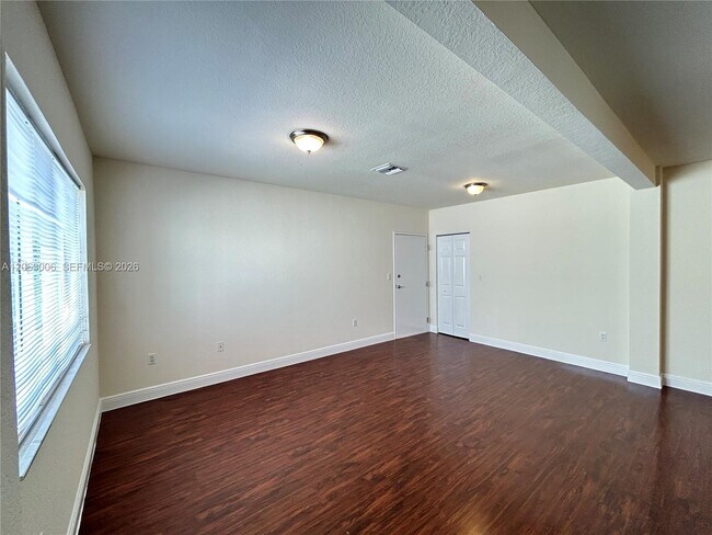 Photo - 2931 Sheridan Ave Unit 12
