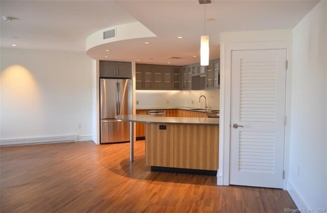 Photo - 5 Church Ln Unit 402