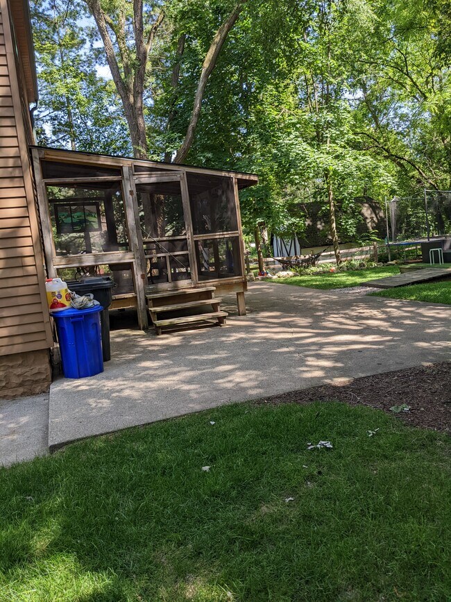 760 Glacier Rd Rental For Rent in Pewaukee, WI