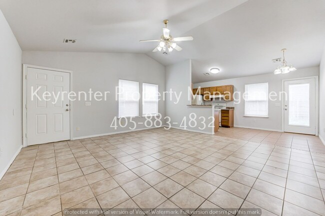 Photo - Cute 3BD/2BTH Duplex in Central East Norman!
