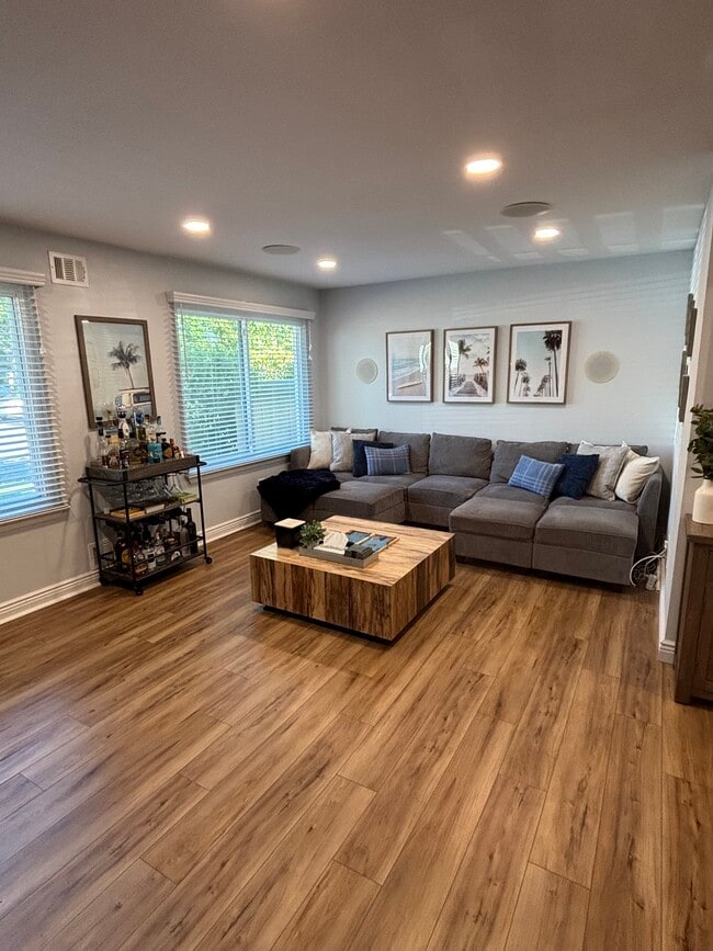 Photo - 204 Springmeadow Dr