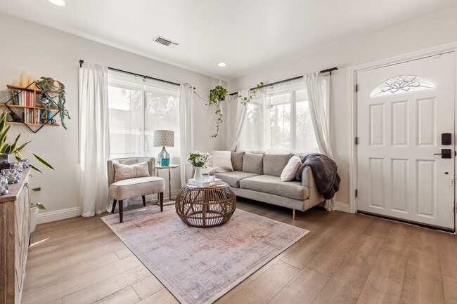 Photo - 529 Isabel St