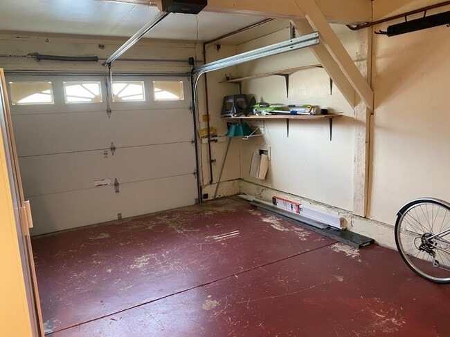 Photo - 81 Camelot Ct