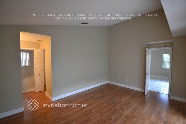 Photo - 9900 SW 59th Ct