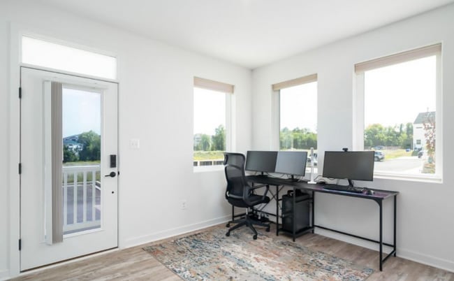 Photo - 1618 Blacksmith Wy Unidad B