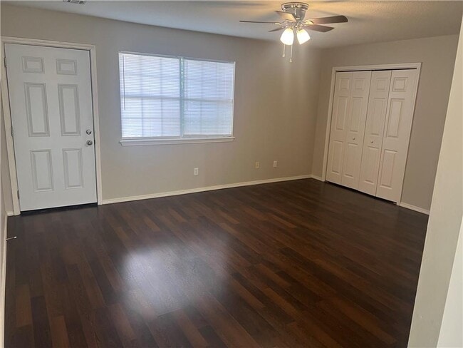 Photo - 803 E 1st St