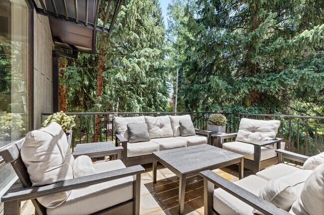 Photo - 777 Castle Creek Dr