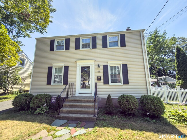 Building Photo - 65 Buell St