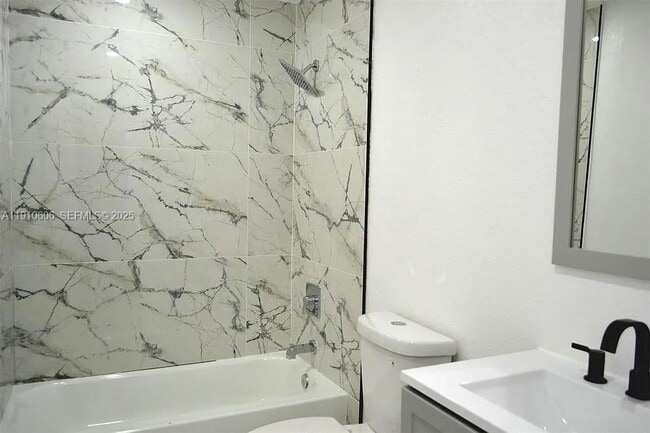 Photo - 920 NW 8th Ave Unit 1