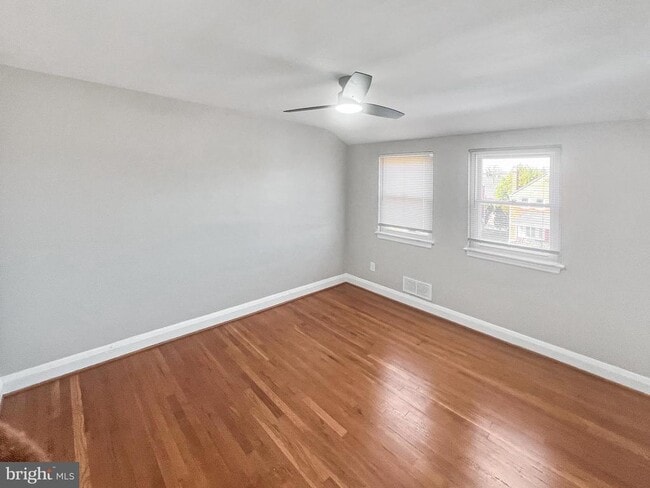 Photo - 5755 Maplehill Rd