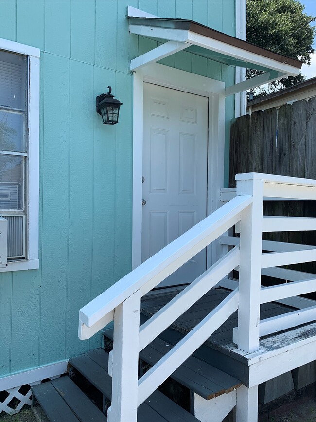 Photo - 3116 Avenue L Unidad 1