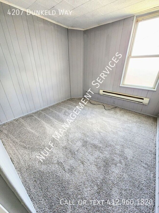 Photo - 4207 Dunkeld Way