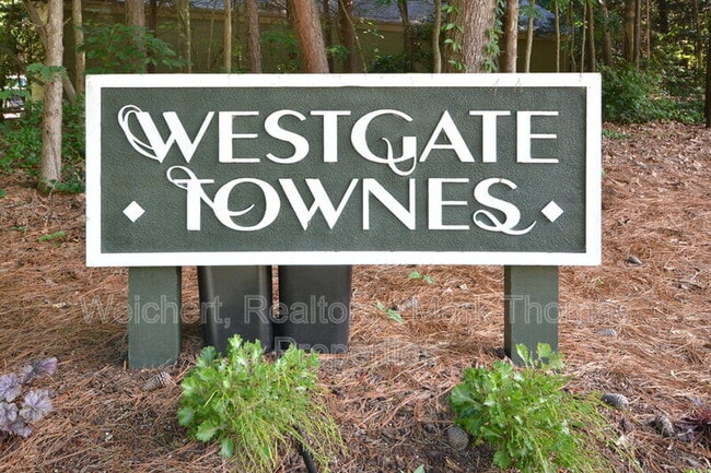 Photo - 104 Gatehouse Ln