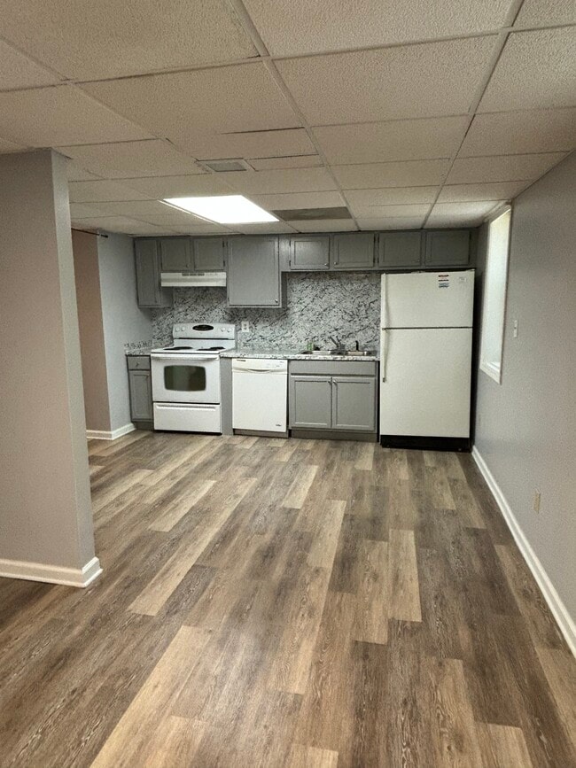 Eat-in Kitchen