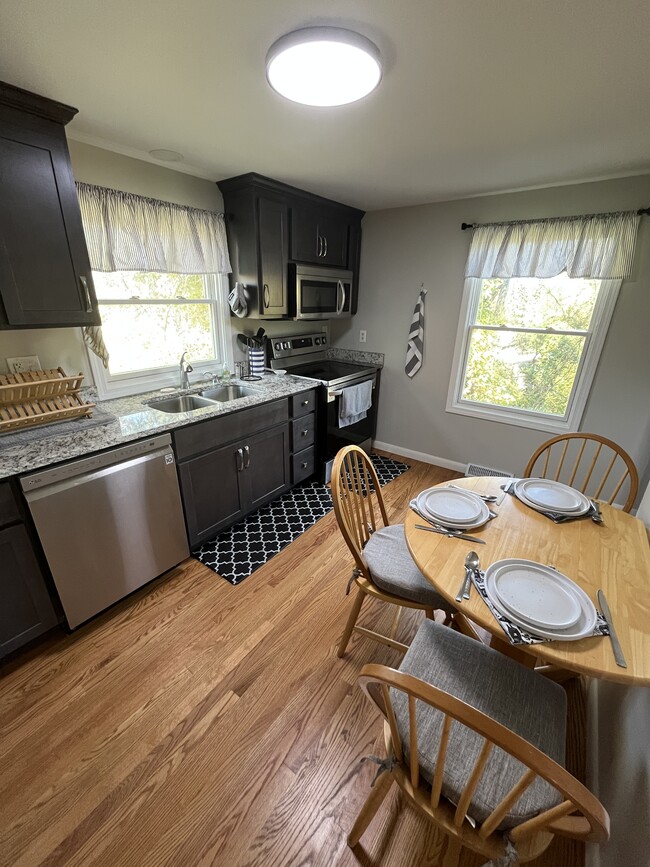 Photo - 32 Pine Grove Ave