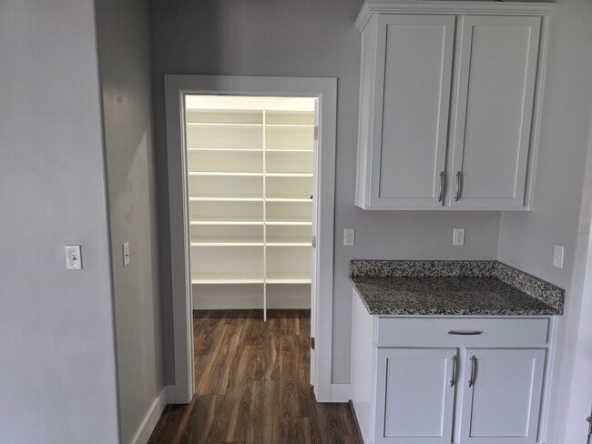 Photo - 73 W Hillside Dr