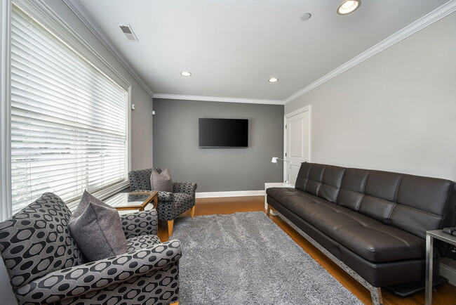 Photo - 460 Pennsylvania Ave