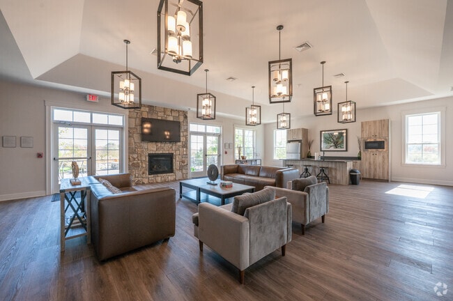 Casa club - Summit Place - 1 Month Free, Open House 11/15