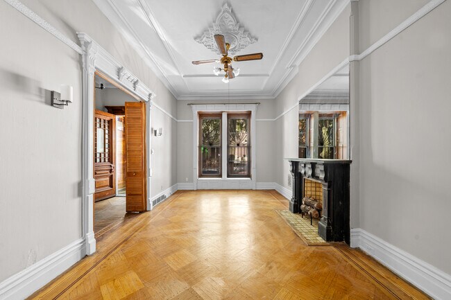 FRONT LIVING ROOM - 772 Putnam Ave