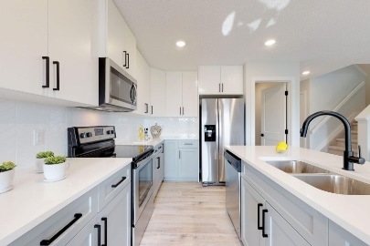 Building Photo - 6407-6177 177 Ave