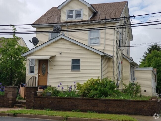 Building Photo - 269 N 1st Ave Rental