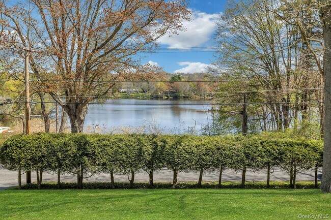 Photo - 68 Lake Shore Dr