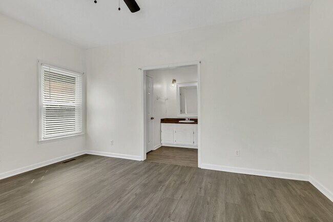 Photo - 716 Piccadilly Row Casa