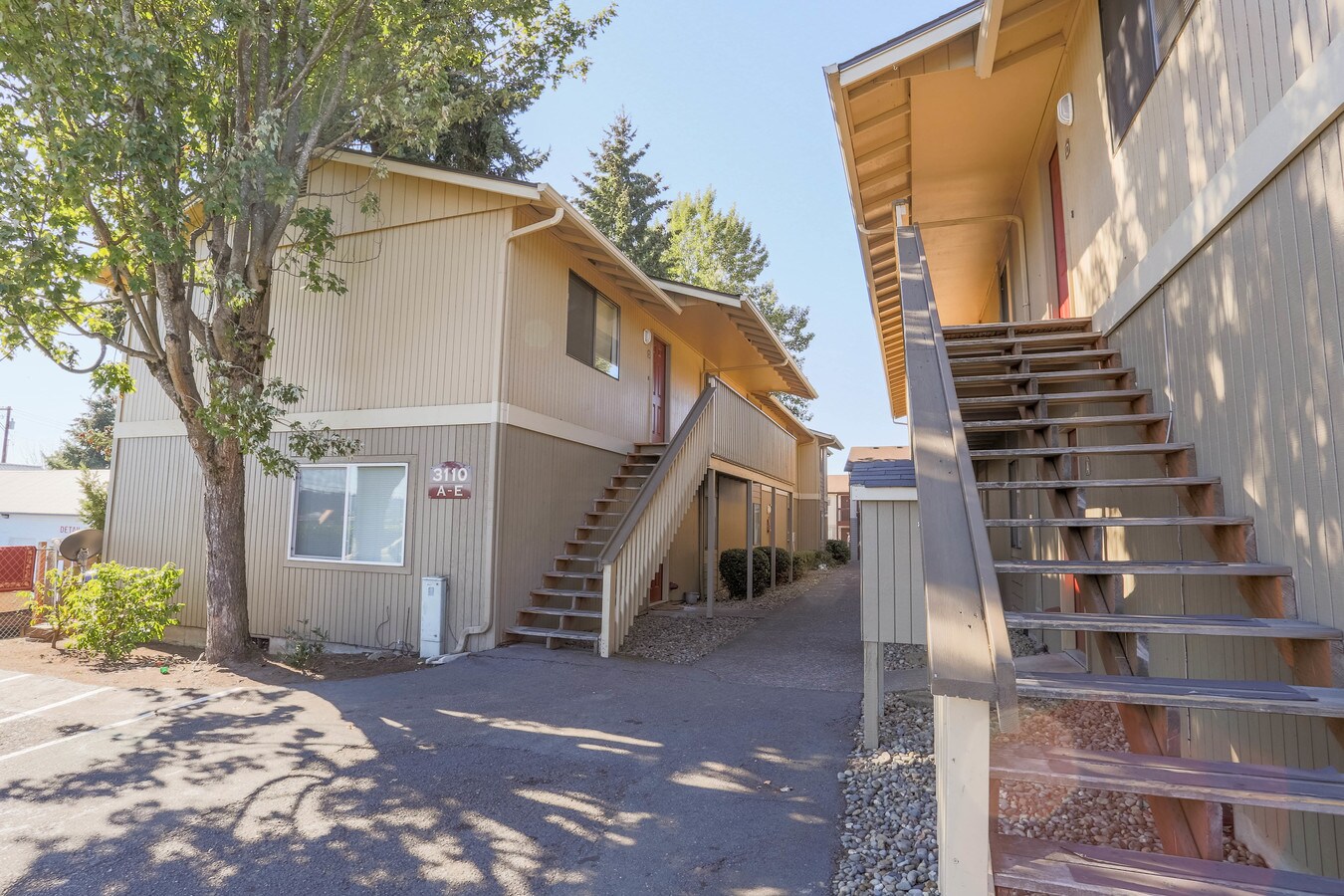 Photo - Kathy's Court II