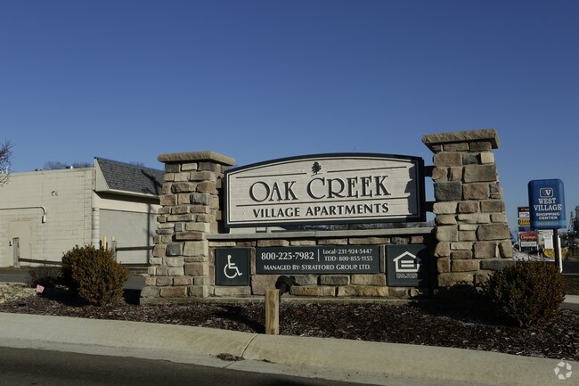 Photo - Oak Creek Village Apartments