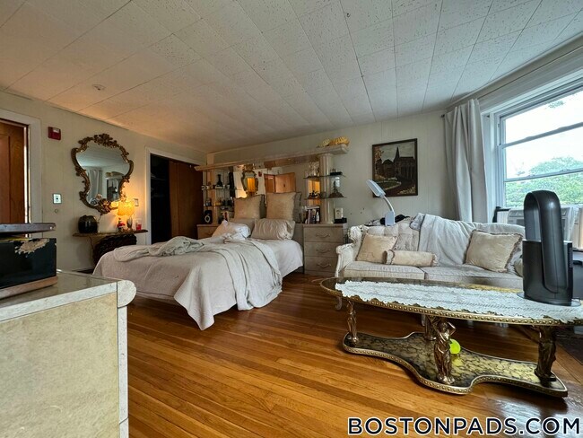 Photo - 1063 Beacon St Unit 8