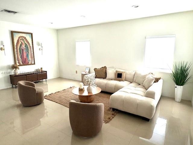 Photo - 5732 Fletcher St