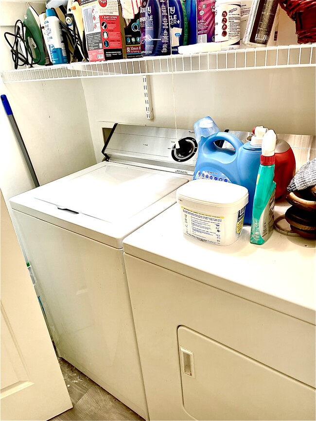 Building Photo - 124 Highridge Dr Unit 1