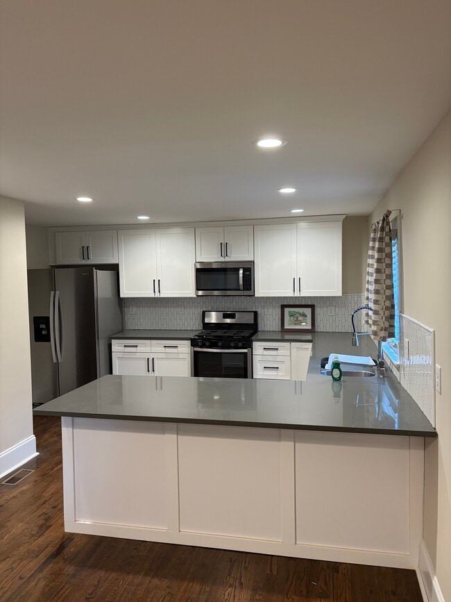 Photo - 1357 Lochland Rd SE