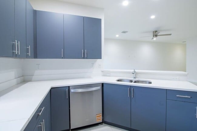 Photo - 424 SE 16th St
