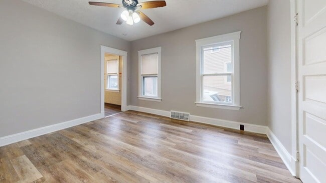 Photo - 3505 Meyer Ave Unidad 3505 Meyer Ave Down