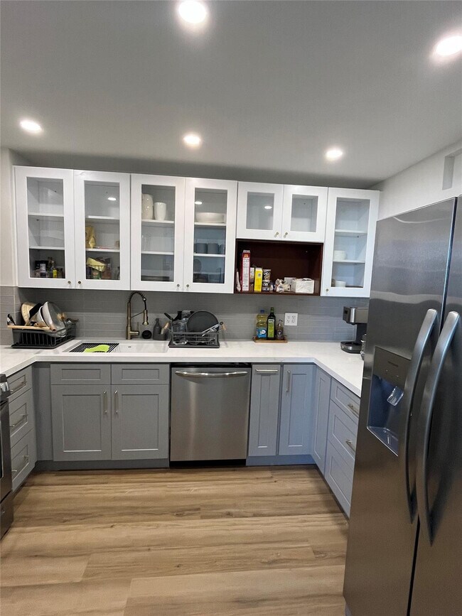 Photo - 1900 S Ocean Blvd Unidad 9r