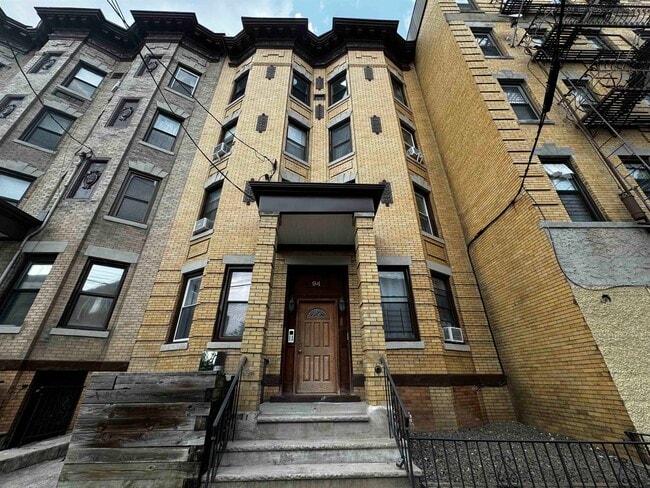 Building Photo - 94 North St Unit 2S