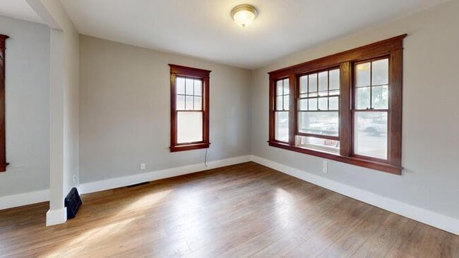 Photo - 711 N 9th St