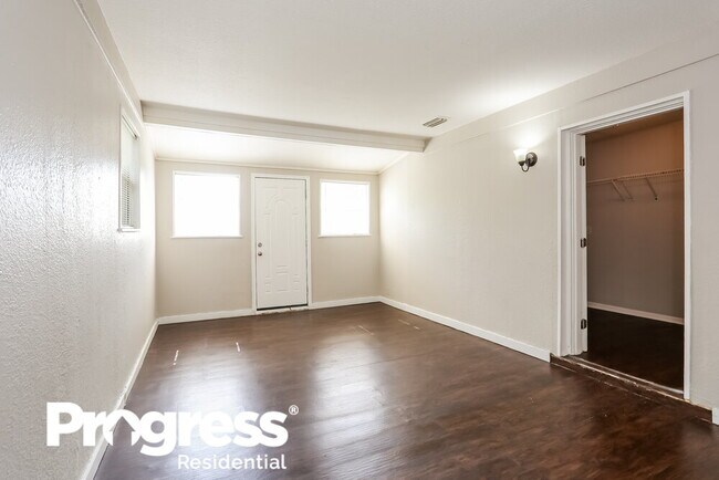 Photo - 6812 Hawkins Ct