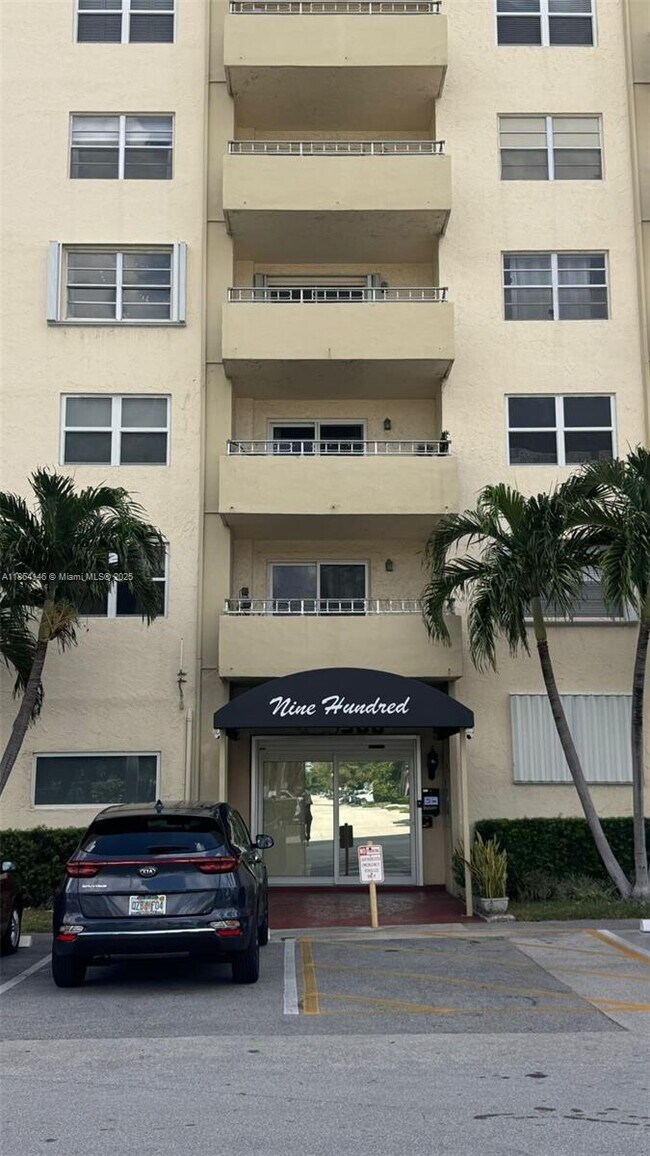 Photo - 900 NE 18th Ave Unit 404