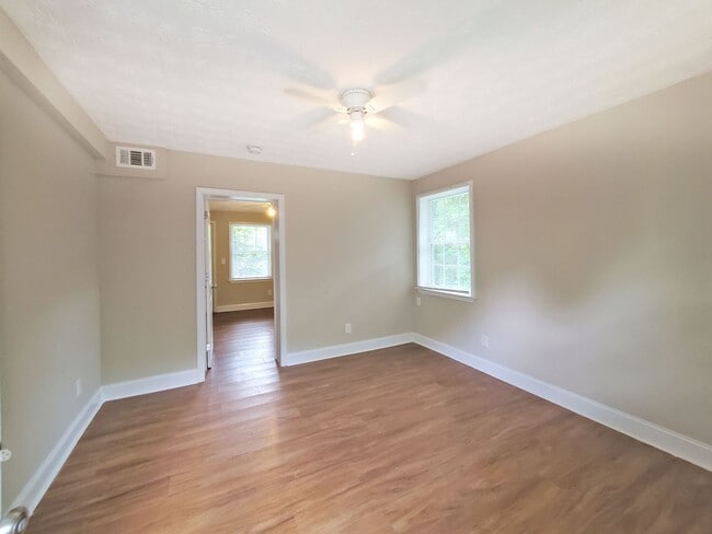 Photo - COMING SOON: One bedroom 1 bath apartment - Housing Vouchers accepted Unidad 101 Sunset #7 [Luis]