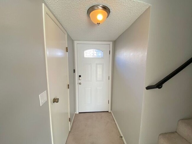 Photo - 3 Bedroom Townhouse North Reno - 2 Car Attached Garage/Mountain Views