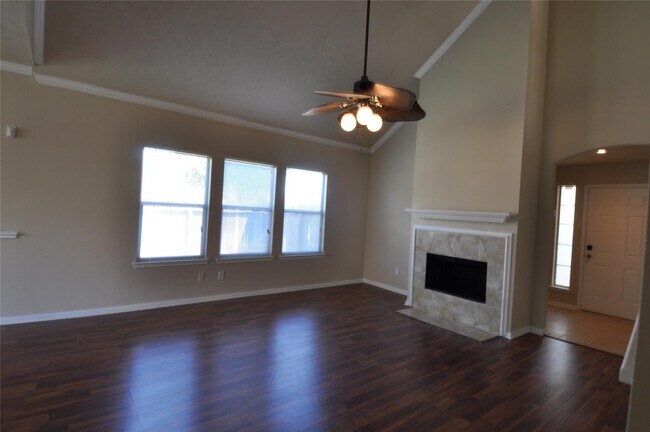 Photo - 5823 Ridgebluff Ln