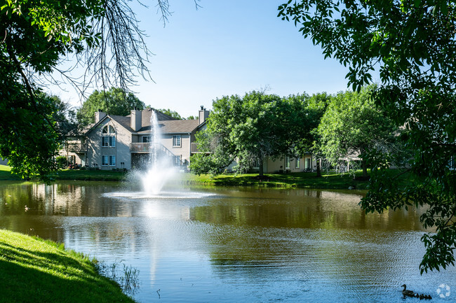 Building Photo - Oak Lake at Crooked Creek Rental
