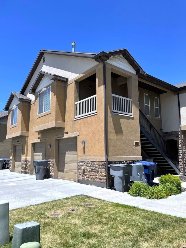 No Prorated Rent! 2 Bed 1 Bath Condo for R... House Rental in North