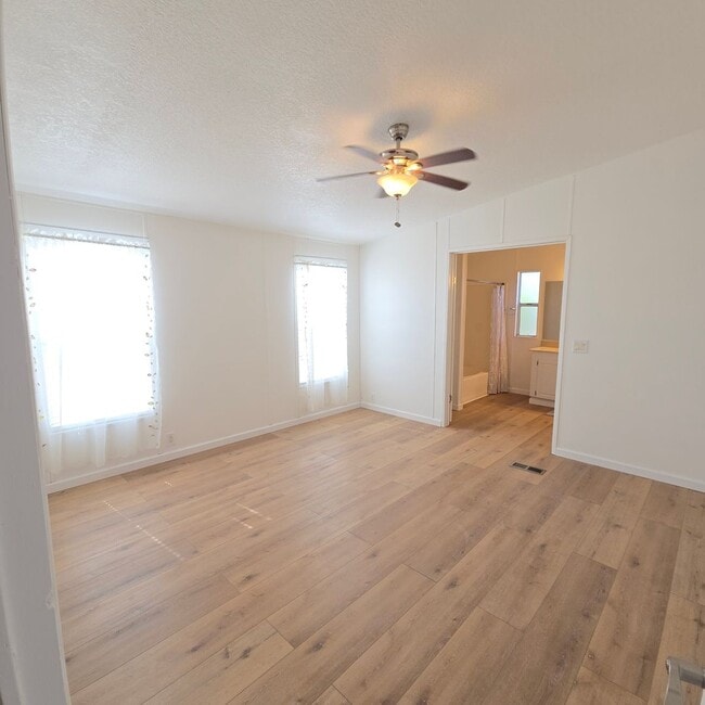3186 W Green Park Dr