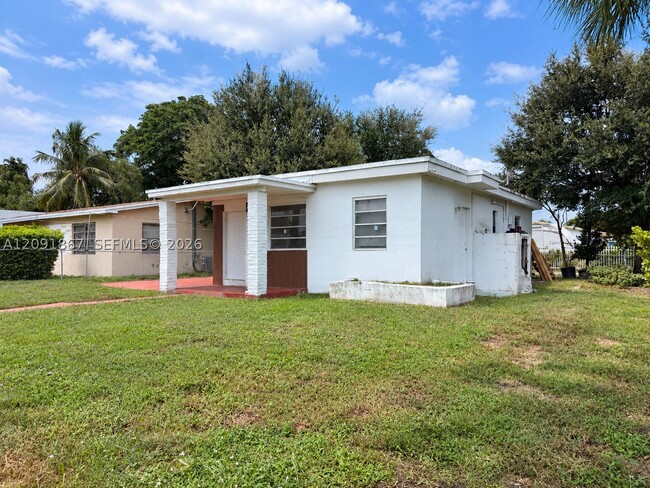 Photo - 1525 NE 154th St